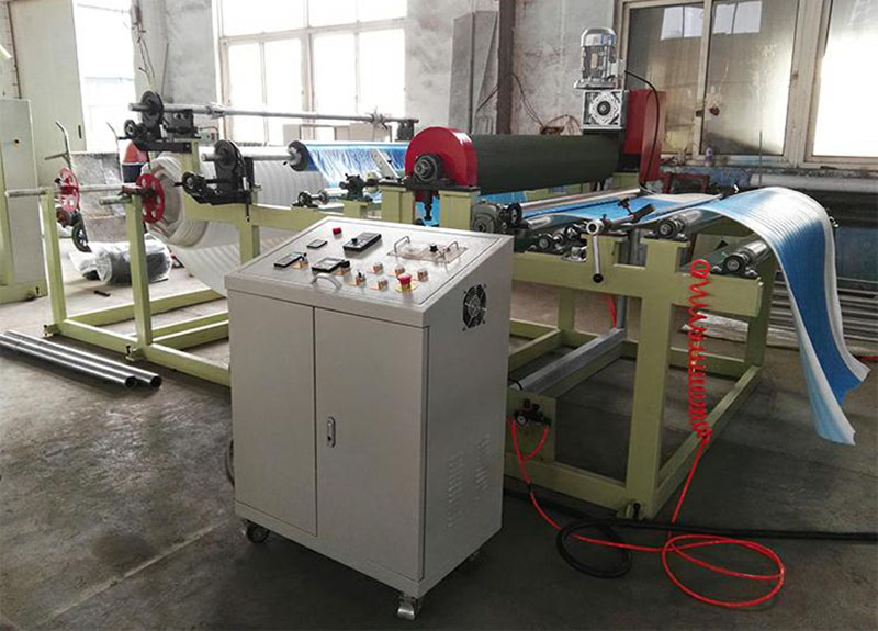 PE 1200覆膜机特色图片